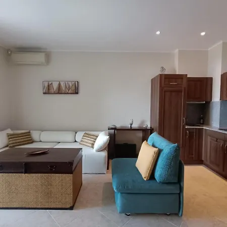 Thracian Cliffs голф شقة