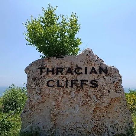 Thracian Cliffs голф Kavarna