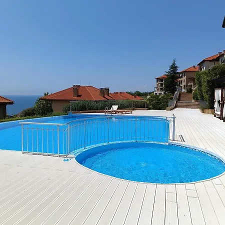 Thracian Cliffs голф