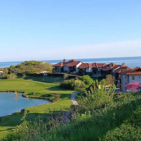 Thracian Cliffs голф *