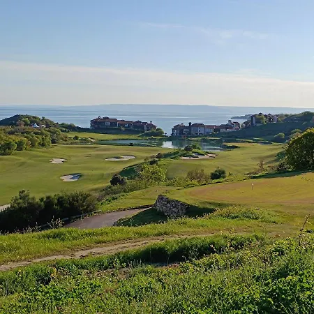 Daire Thracian Cliffs голф *