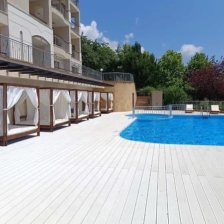 Thracian Cliffs голф Kawarna