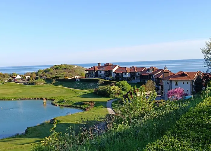 Thracian Cliffs голф *