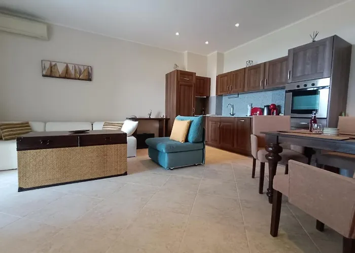 Thracian Cliffs голф アパート *