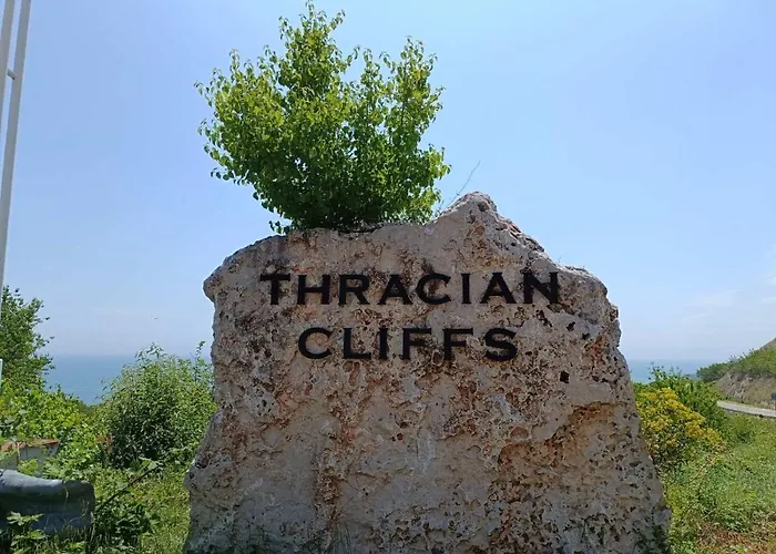 Thracian Cliffs голф Kavarna