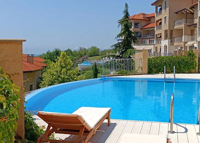 Thracian Cliffs голф